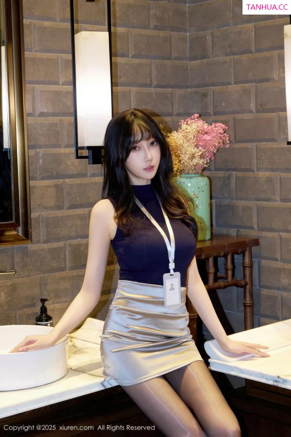 玥儿玥  [XiuRen]高清写真图 2025.10.20 No.10890 玥儿玥er 上海旅拍第5张图片
